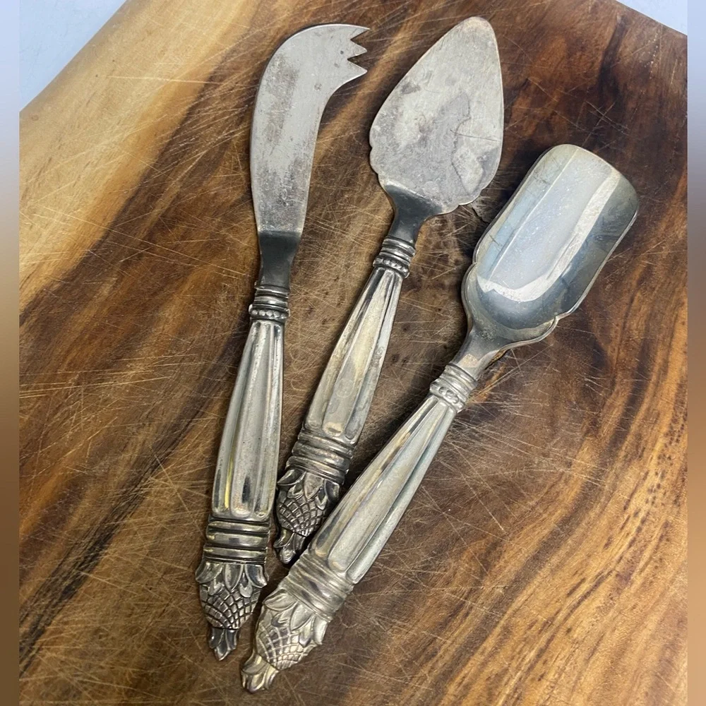 Godinger Silver Plate Set of Three Cheese Servers Knife spreaders